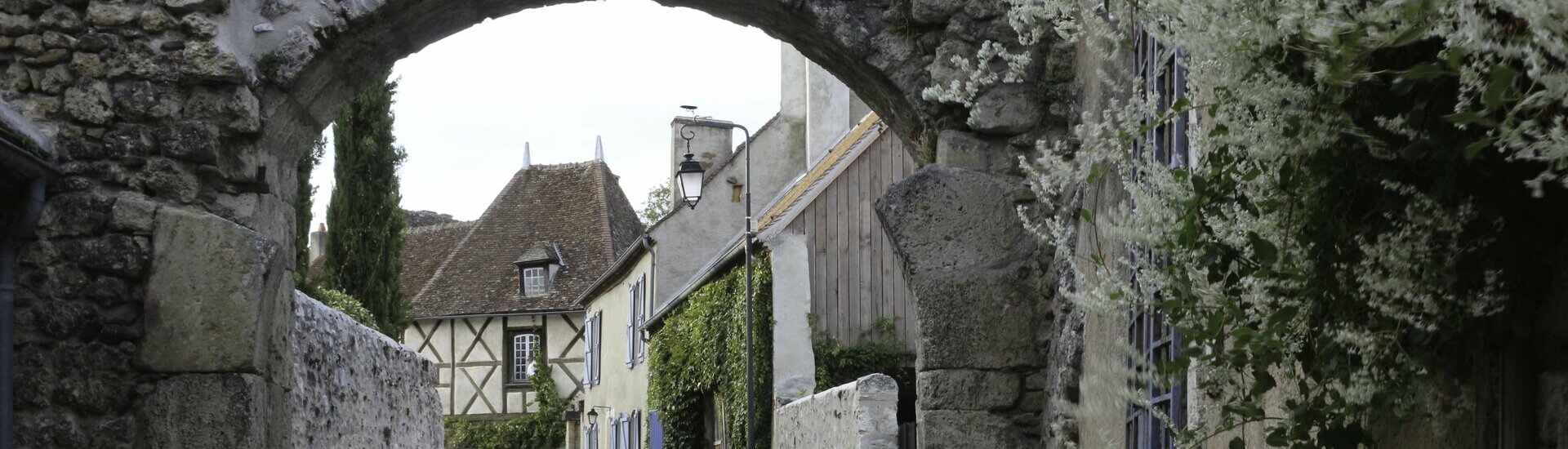 Les monuments inscrits de la commune de Verneuil en Bourbonnais 